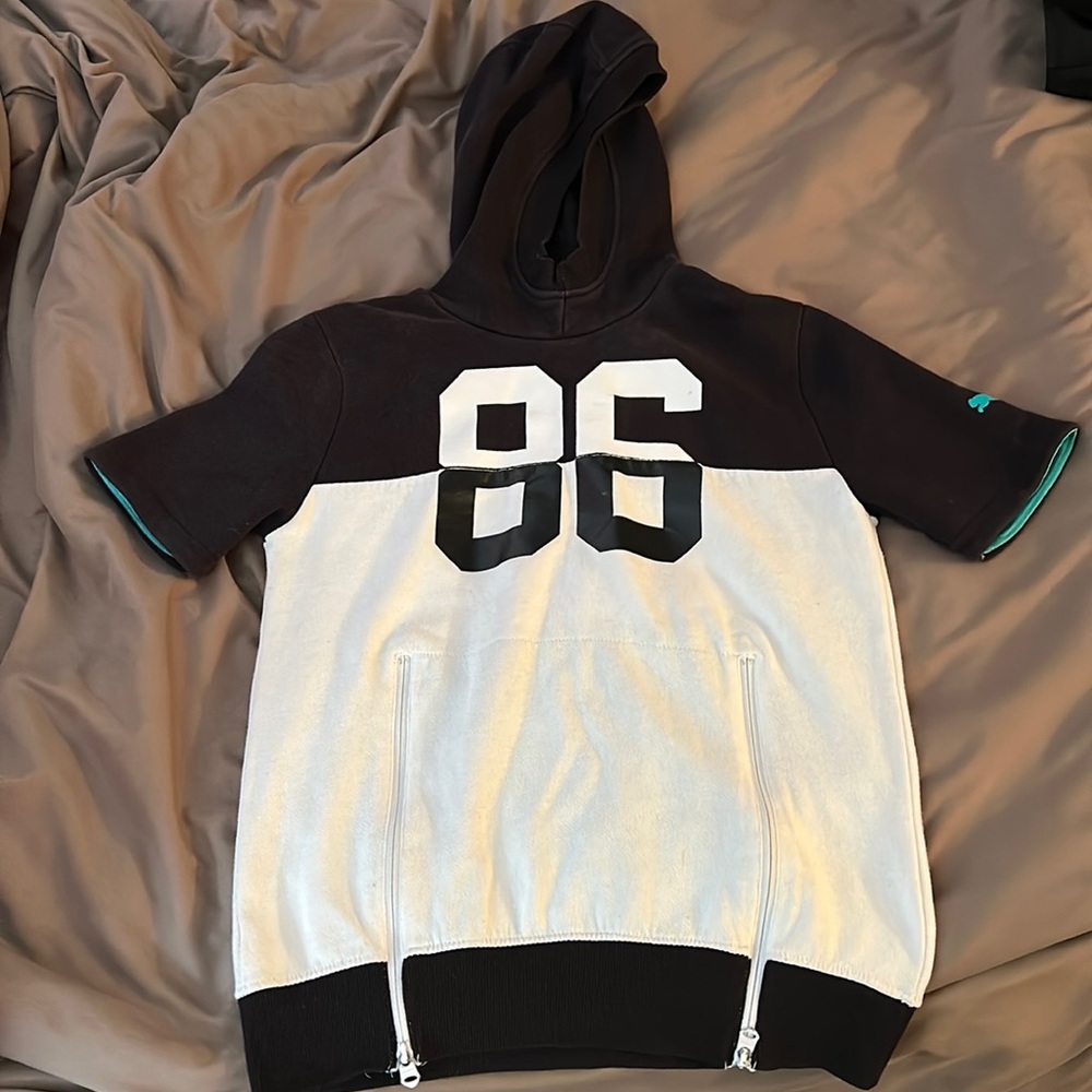 Boys PUMA short sleeved hoodie L (14/16)